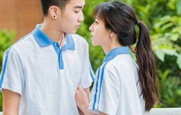 跨越师生界限，00后小伙与大学班主任的浪漫爱情故事