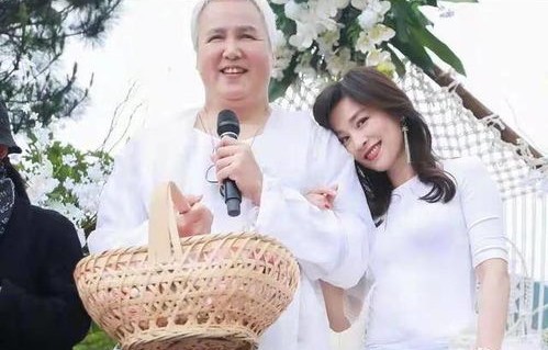 儿媳的深情，金耳环背后的故事