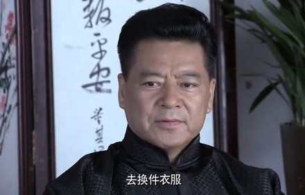 揭秘首富身份，离婚后总裁老婆的意外发现