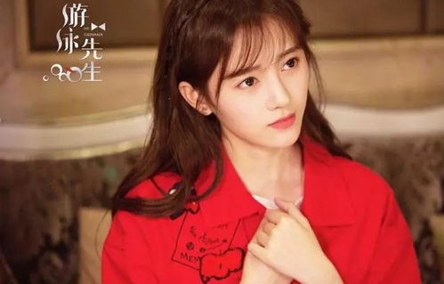 鞠婧祎与陈都灵同框画面,绝美之境的完美融合