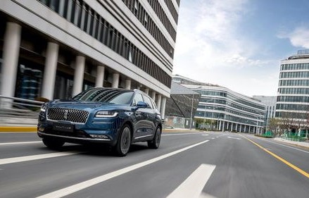 奔驰和林肯哪个有面子(林肯车属于什么档次)