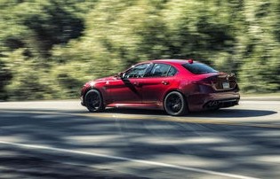 阿尔法罗密欧汽车报价及图片(阿尔法罗密欧汽车报价及图片16款)