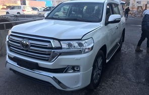 丰田陆地巡洋舰5700v8报价(丰田陆地巡洋舰5700价格)