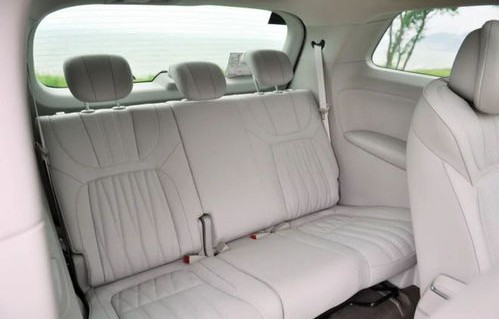 荣威imax8(荣威imax8后备箱能放几个行李箱)