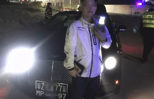 周鸿祎真去驾校了，科技大咖的驾驶之旅