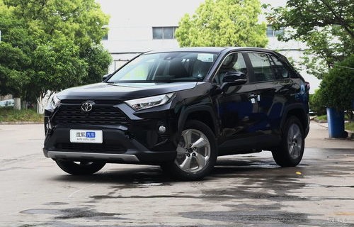 丰田奇骏价格及图片(丰田奇骏新款多少钱)