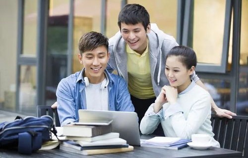 短剧千金入职记——99集的职场与成长之旅