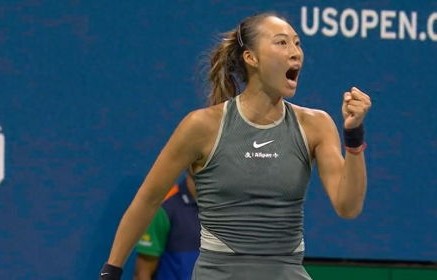 郑钦文VS萨巴伦卡，一场精彩绝伦的网球对决