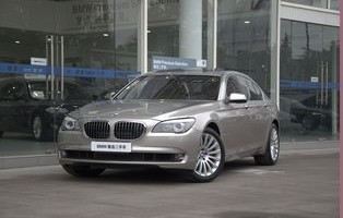 宝马m760liv12落地价(宝马m760v12顶配多少钱)