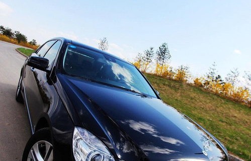 奔驰e300l(奔驰e300l进口)