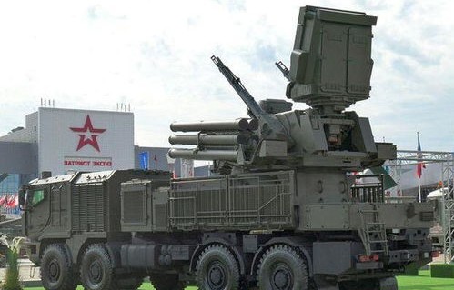 俄神秘导弹首次亮相战场,普京总统坚定表示,无法拦截