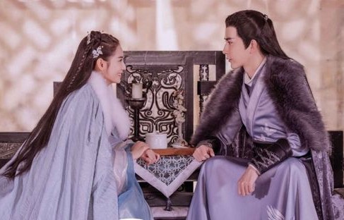 短剧戏中人，两世情书