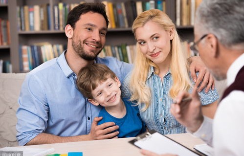 丧偶式婚姻中的家庭温情课