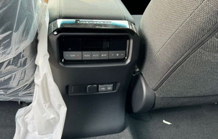 霸道2024款最新款(霸道2024款最新款落地价)