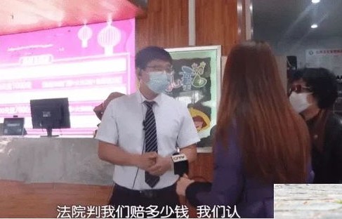 意外闯入，情侣隐私的尴尬时刻