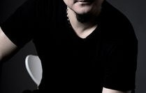 乌尔善被网友告到天庭，网络舆论的威力与现实思考