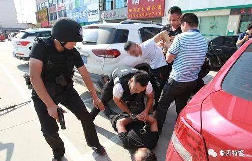 教师指认猥亵现场不幸坠亡，民警责任审视与免予刑罚的探讨