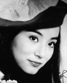 林青霞晒照庆祝70岁生日,岁月如歌,风华绝代 林青霞晒照庆祝70岁生日,岁月如歌,风华绝代