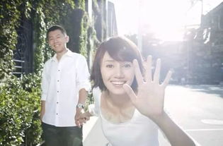 阚清子与未婚夫素颜出街，爱情如初，素人般的甜蜜