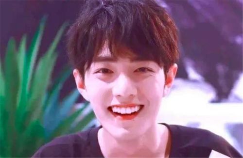 何炅坦言,最害怕的,是只有名字上热搜 何炅坦言,最害怕的,是只有名字上热搜