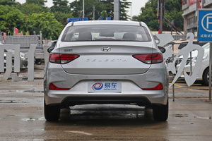 现代悦动图片大全(现代悦动悦目版图片)