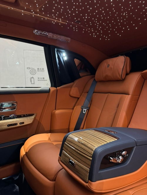 劳斯莱斯最新款(劳斯莱斯最新款2025多少钱)