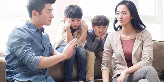 姐弟秘密归家,父母惊见外孙不敢认 姐弟秘密归家,父母惊见外孙不敢认