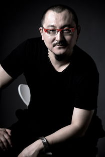 乌尔善被网友告到天庭，网络舆论的威力与现实思考