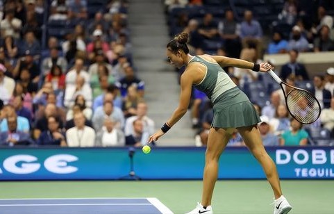 郑钦文闪耀中网，晋级四强，书写网球新篇章