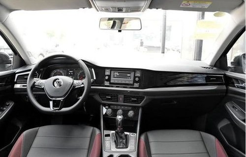 宝来和朗逸对比哪个更胜一筹(朗逸和宝来哪个更值得购买)