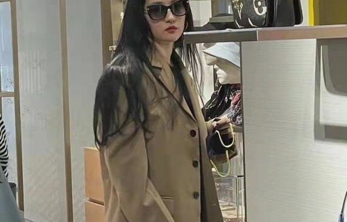 刘亦菲高情商应对溜肩质疑，展现优雅风范