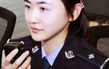 哈尔滨高颜值女警神似景甜，网络走红引热议