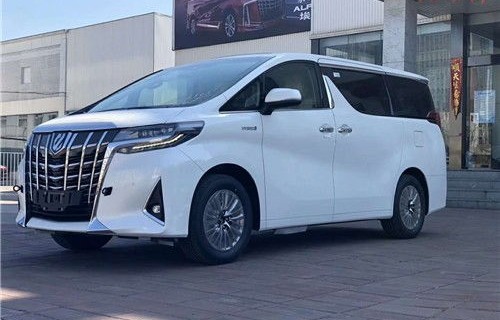 丰田埃尔法商务车