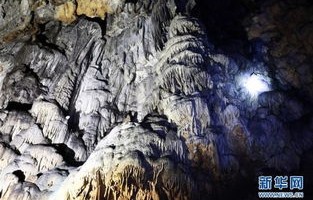 神秘洞穴的发现，村里突然冒出许多大洞