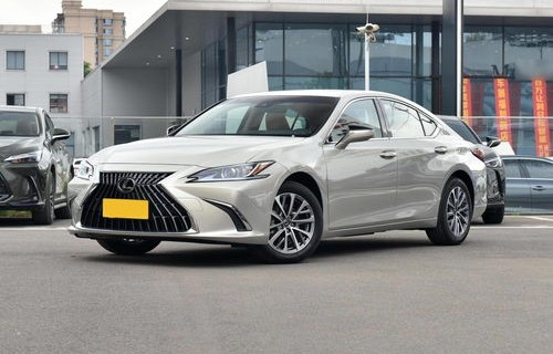 雷克萨斯es200新款价格(雷克萨斯es200新款价格和图片内饰)