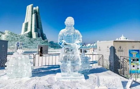 尔滨冰马俑，冰雪艺术的瑰宝