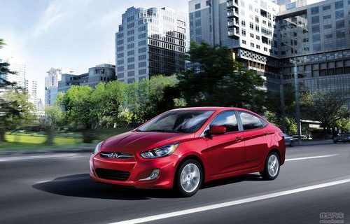 现代雅绅特图片(十代雅阁图片大全大图)