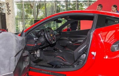 汽车图片真实(汽车图片真实照片空间大)