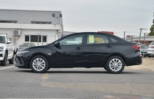 雪佛兰科鲁泽2023款(雪佛兰科鲁泽2023款图片)