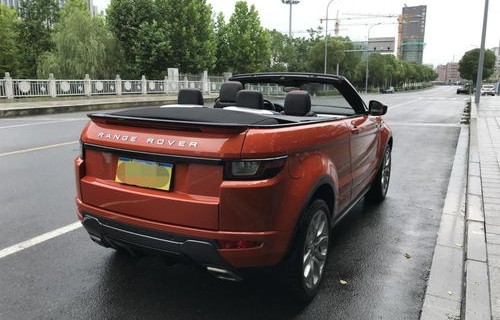 路虎揽胜极光敞篷(路虎揽胜极光敞篷版多少钱)