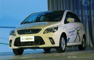 北汽新能源ev150(北汽新能源Ev150电池标牌多少公斤)