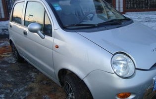 奇瑞qq3(奇瑞3二手车2000元)