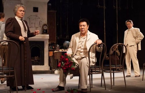 短剧在他深情中陨落，百集的演绎与告别