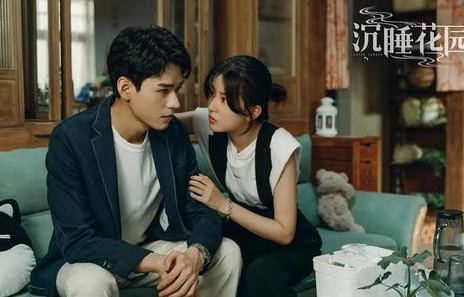 短剧之恋，老板的意外之吻