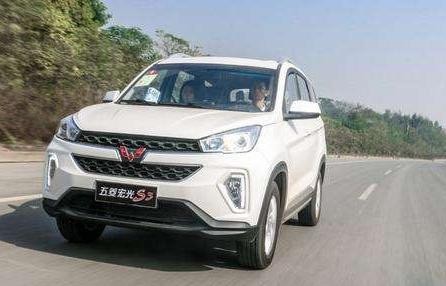 五菱suv新款越野七座(五菱suv新款越野七座什么时候上市)