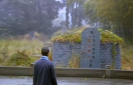 短剧之巅，我在父母坟前立地成神