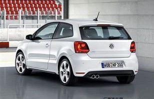 女生买polo还是高尔夫(女生买polo还是高尔夫mini)