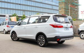 长安欧尚7座(长安欧尚7座多少钱一台)