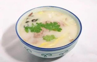 市监局揭秘，羊汤为何发白？答案竟是加了羊油