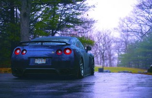 gtr跑车(gtr跑车壁纸高清)